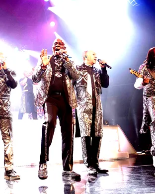 Earth Wind And Fire Philadelphia