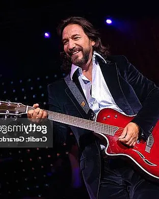 Marco Antonio Solis Reading